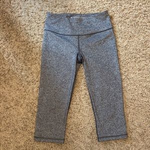 Authentic Victoria’s Secret VSX Sport Knockout Crop Leggings- Small